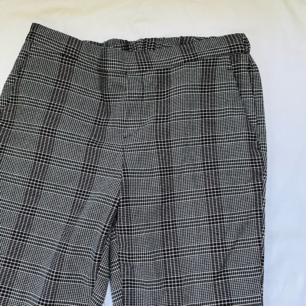 Old Navy Mid Rise Plaid Pull On Ankle Pants - Picture 3 of 8